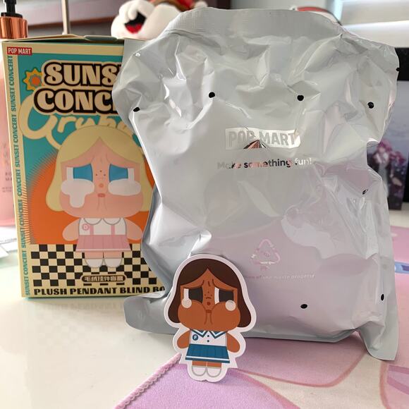 NEW Pop Mart CRYBABY Sunset Concert Purplish Blue Plush Pendant w/ Box and Card - Picture 3 of 13